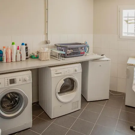 Les Graves Tatil Evi